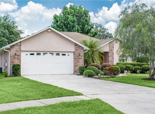 2219 Towering Oaks Cir, Seffner, FL 33584