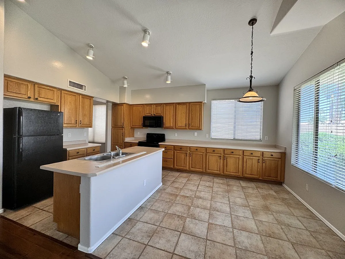 1795 West Canary Way — Photo 3