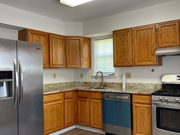 3rd image of 8346 Lincoln Dr