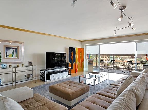 2nd image of 221 W 48th St APT 1906