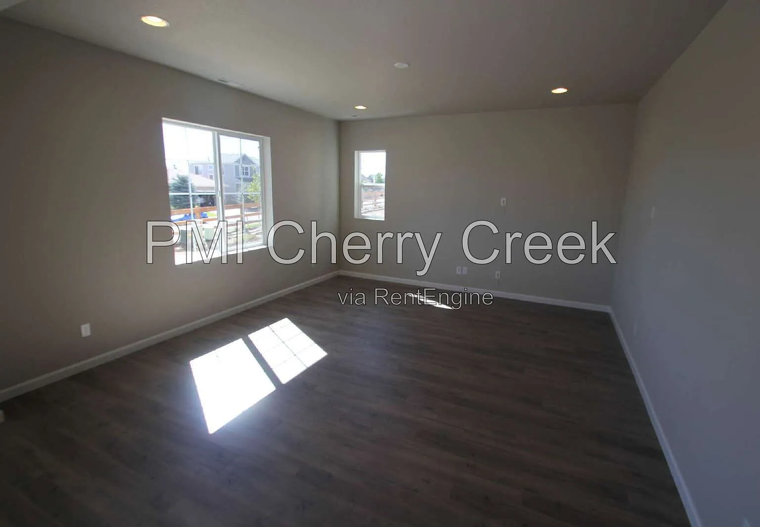 4 bed, 2.5 bath, 2640 sqft, $3,200 — Photo 3