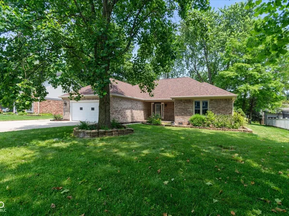 180 Hollowview Dr, Noblesville, IN 46060