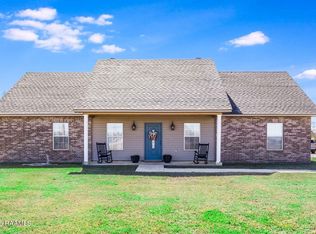 118 Quail Hollow Dr, Church Pt, LA 70525