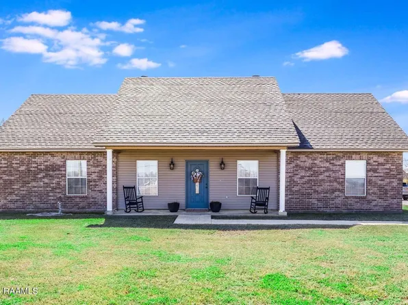 118 Quail Hollow Dr, Church Pt, LA 70525