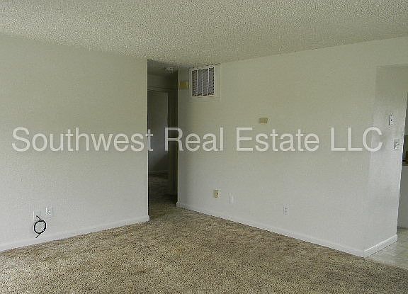 5th image of 132 Skyline Dr APT A