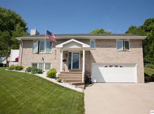 565 Saint George St, Dubuque, IA 52003