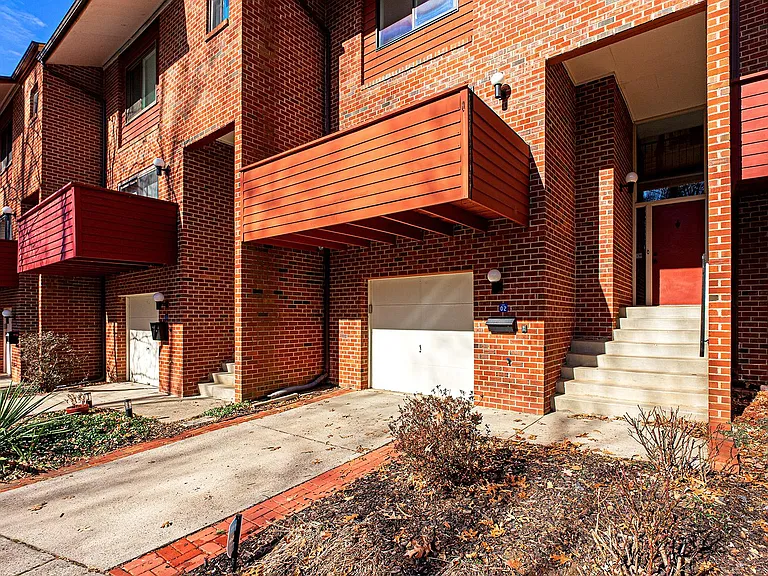 11502 Sunder Ct — Photo 2