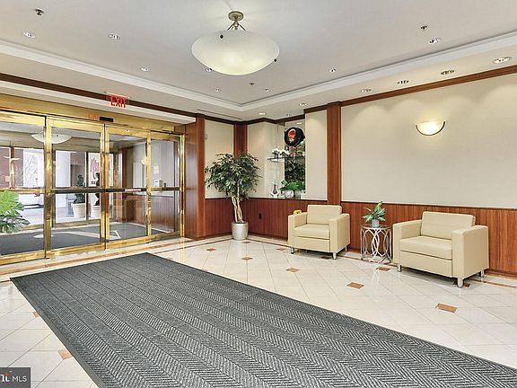3rd image of 900 Stafford St #1505