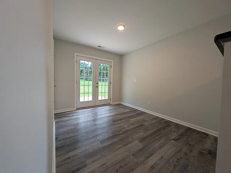 421 W 3rd St — Photo 12
