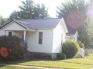 202 Congress St, Golden, IL 62339