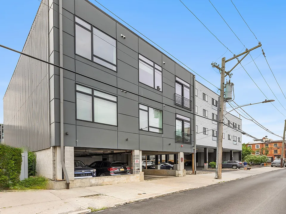 1015 N American St #201