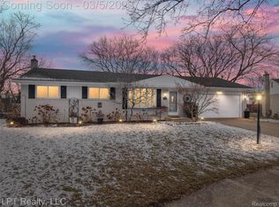 133 Greenwood St, Garden City, MI 48135