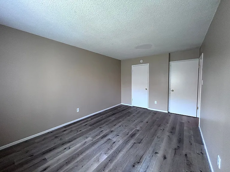 926 Carro Dr — Photo 10