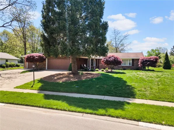 470 Roselake Dr, Dayton, OH 45458