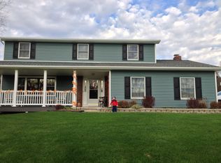 5 Hunters Crossing Rd, Johnson City, NY 13790