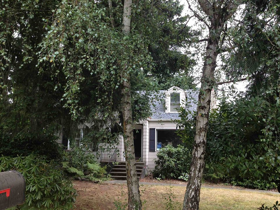 1st image of 10734 17th Ave NE