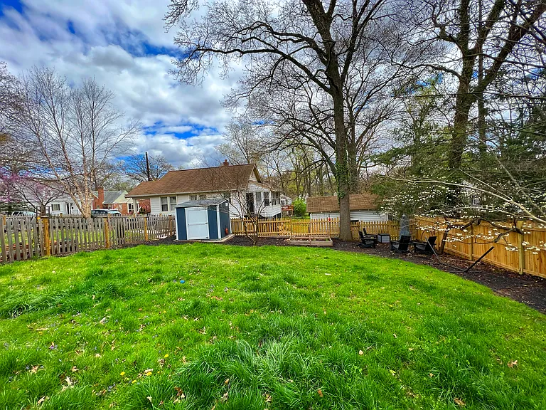 6001 39th Pl — Photo 3