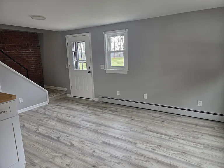 3781 River Rd #3 — Photo 5