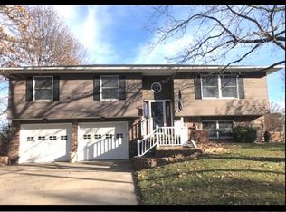 1708 Stratford Dr, Macon, MO 63552