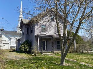 38 Pleasant St, Barre, MA 01005