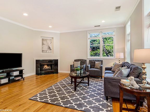 4th image of 4620 N Beacon St #2N