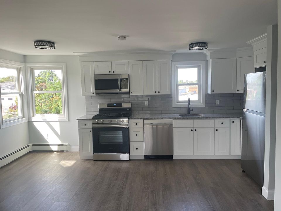 1st image of 119 Chicago Ave #A