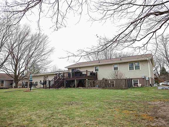 3rd image of 111 Willow Lawn Dr
