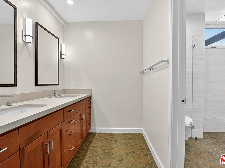 1331 Avenida De Cortez — Photo 26
