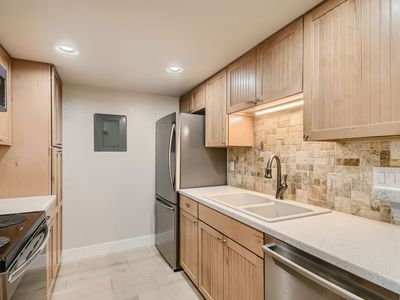 8225 E Fairmount Dr APT 1-101, Denver, CO, 80247