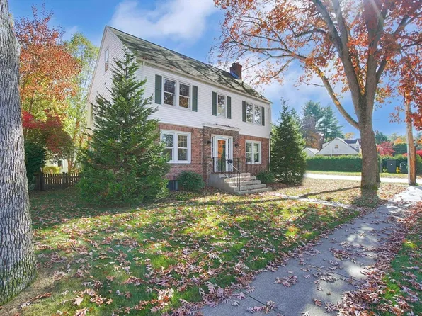 717 Laurel St, Longmeadow, MA 01106