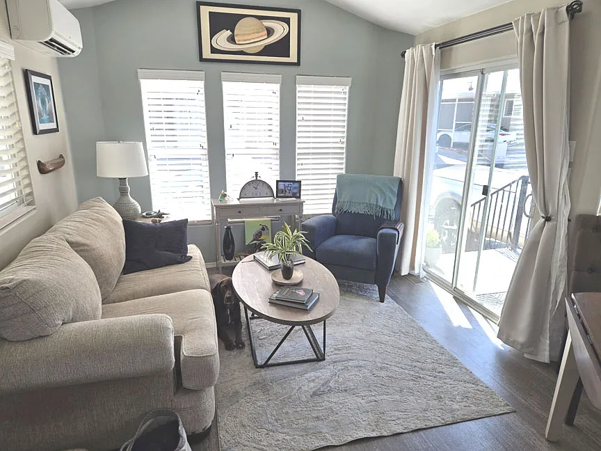 1 bed, 400 sqft, $1,195 — Photo 2