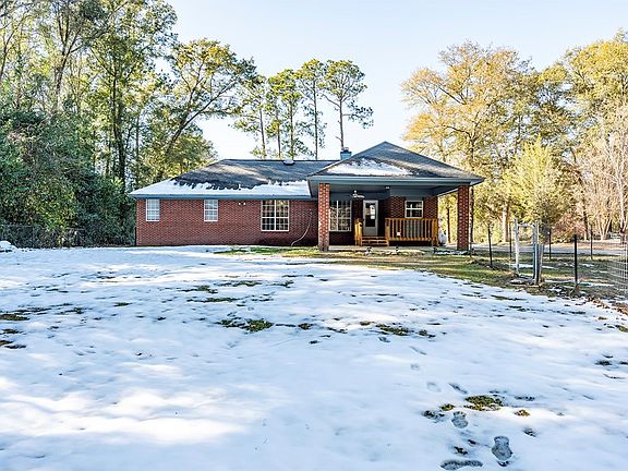 3rd image of 387 Creekside Dr