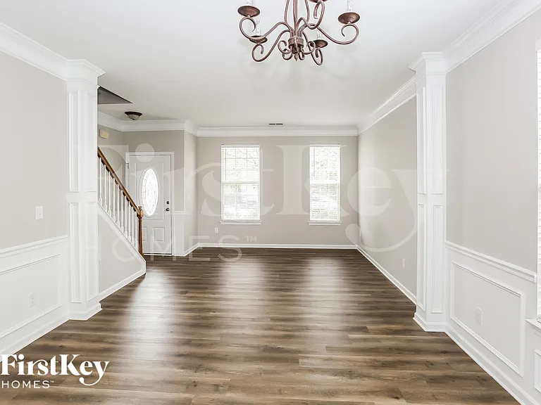 613 Latimer Way — Photo 6