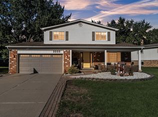 5555 Patterson Dr, Troy, MI 48085