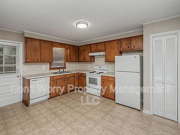 4th image of 137 Crest Cir Unit B
