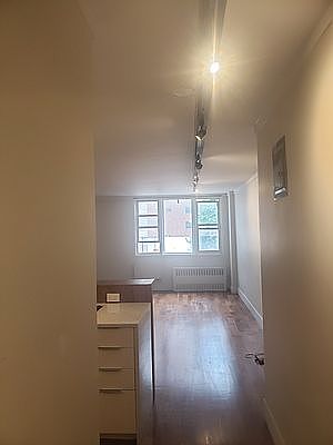 3rd image of 200 E 30th St APT 6A