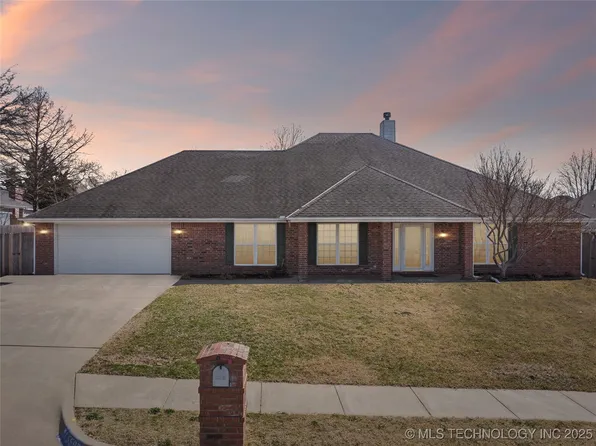 5595 Meadow Dr, Bartlesville, OK 74006