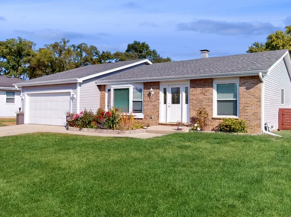 1410 N Scully Dr, McHenry, IL 60050