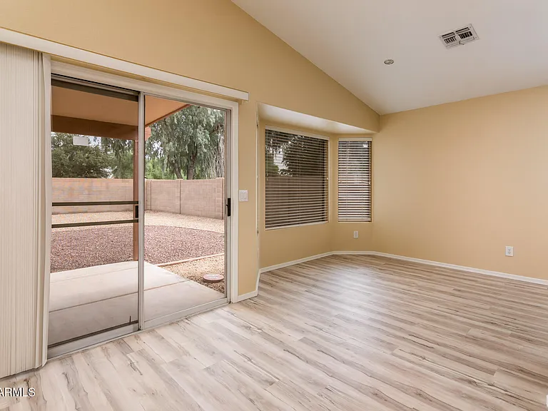 12566 W Palm Ln — Photo 4