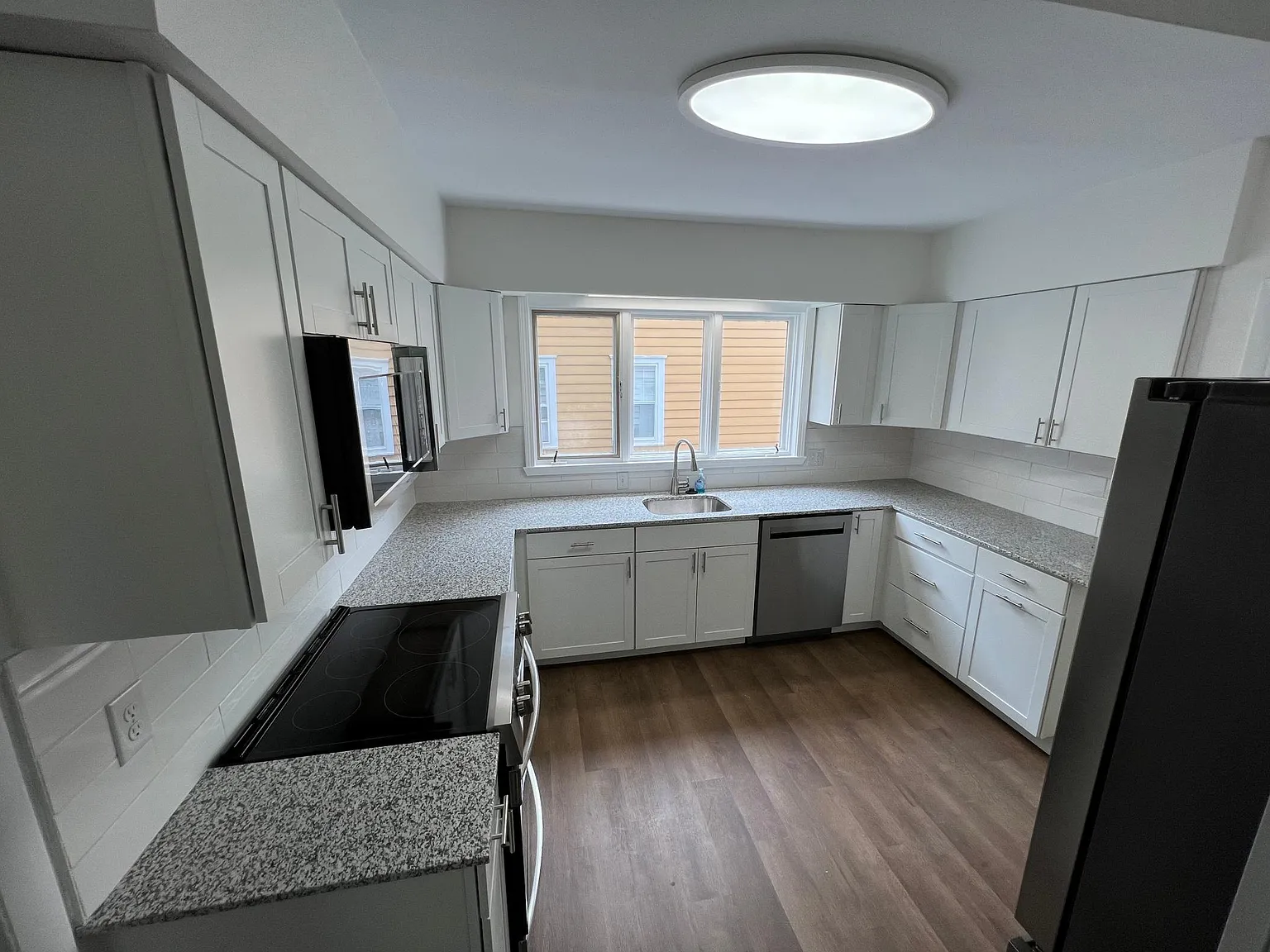 117 Gorland Ave — Photo 4