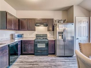 805 Hallow Oak Ct, Midwest City, OK 73130