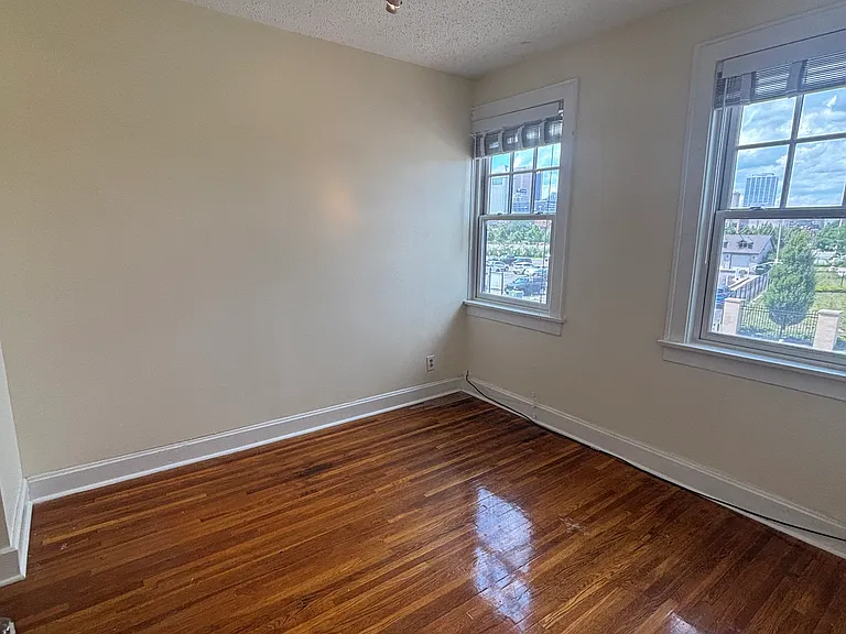 233 1/2 E Livingston Ave #1 — Photo 9