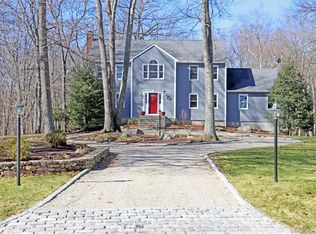 1 Fox Hollow Ln, Sandy Hook, CT 06482