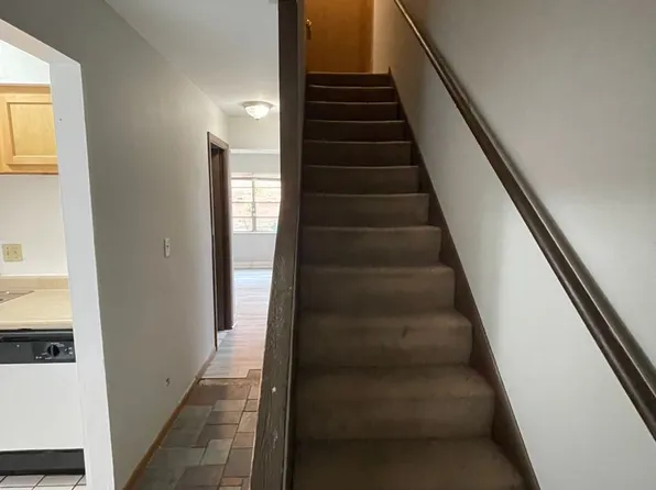 152 Chittenden 2 bedroom 1 1/2 bath townhouses