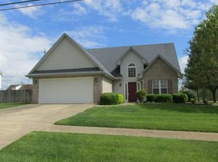 111 Wiselyn Dr, Radcliff, KY 40160