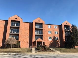 6550 W Gunnison St APT 202, Harwood Heights, IL 60706