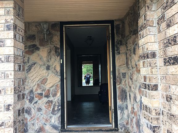4th image of 501 E 36th St