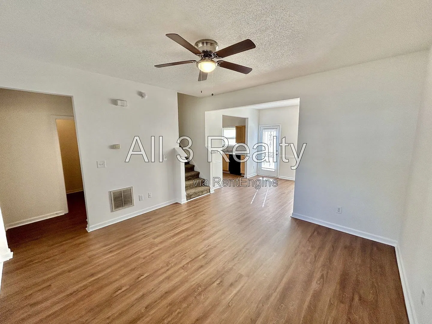 3 bed, 2.5 bath, 1406 sqft, $1,595 — Photo 2
