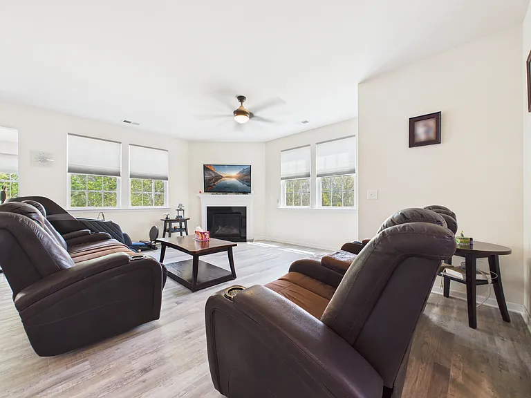 1379 Corey Cabin Ct — Photo 5