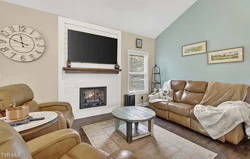 222 Spanish Oak Ln Photo 1